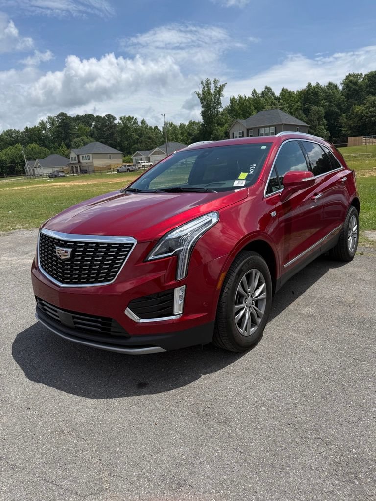 Used 2023 Cadillac XT5 Premium Luxury w/ Technology Package FWD image 3