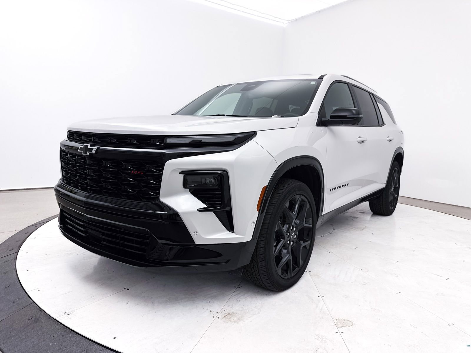 Used 2024 Chevrolet Traverse RS w/ LPO, Floor Liner Package image 16