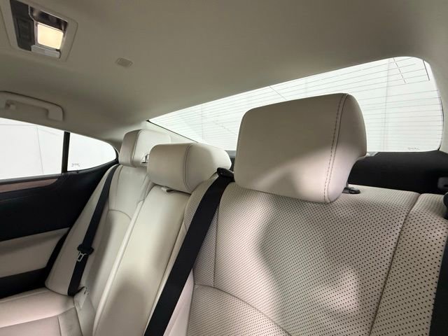 Certified 2025 Lexus ES 300h 300h w/ Premium Package image 31