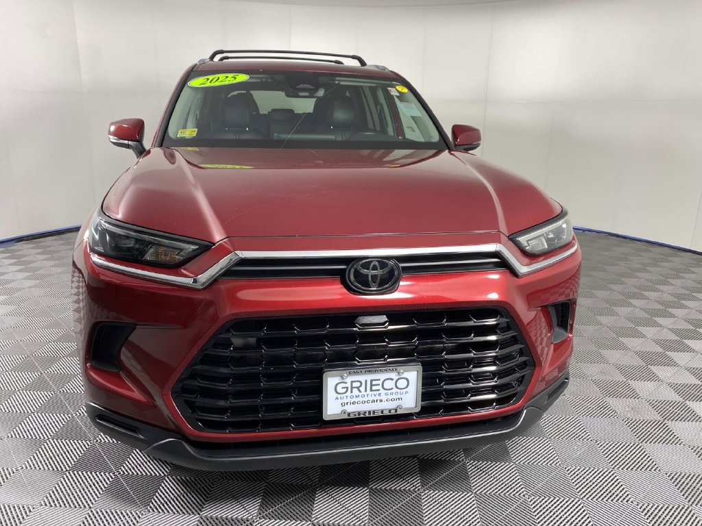 Used 2025 Toyota Grand Highlander FWD image 3