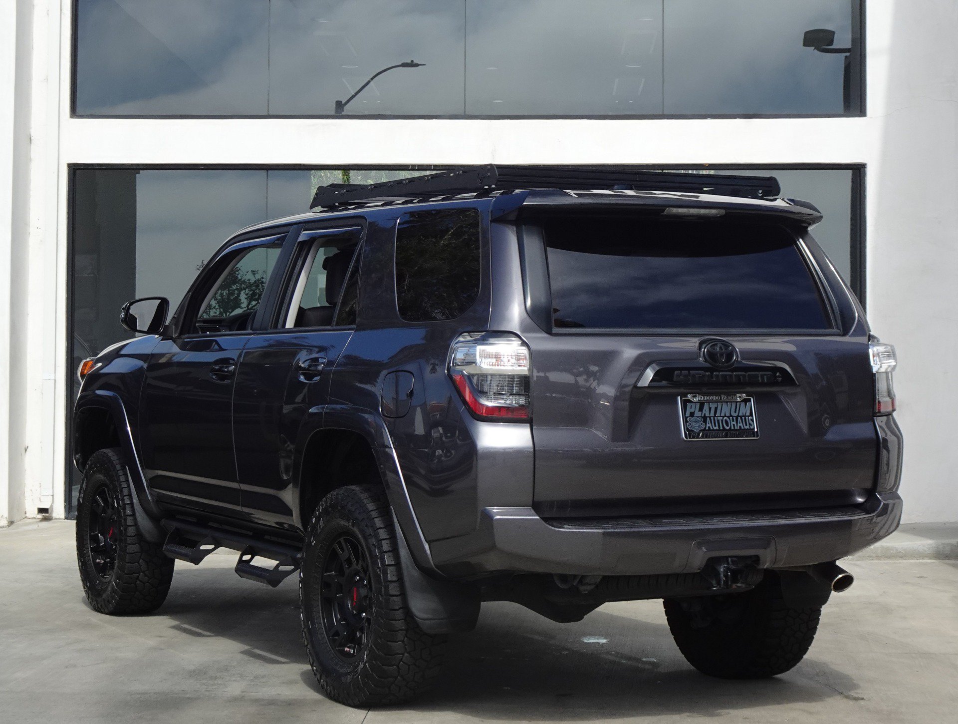 Used 2021 Toyota 4Runner Venture w/ Moonroof Package AWD/4WD image 4