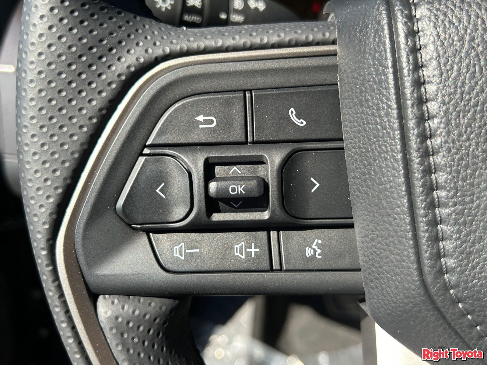 New 2026 Toyota 4Runner SR5 AWD/4WD image 30
