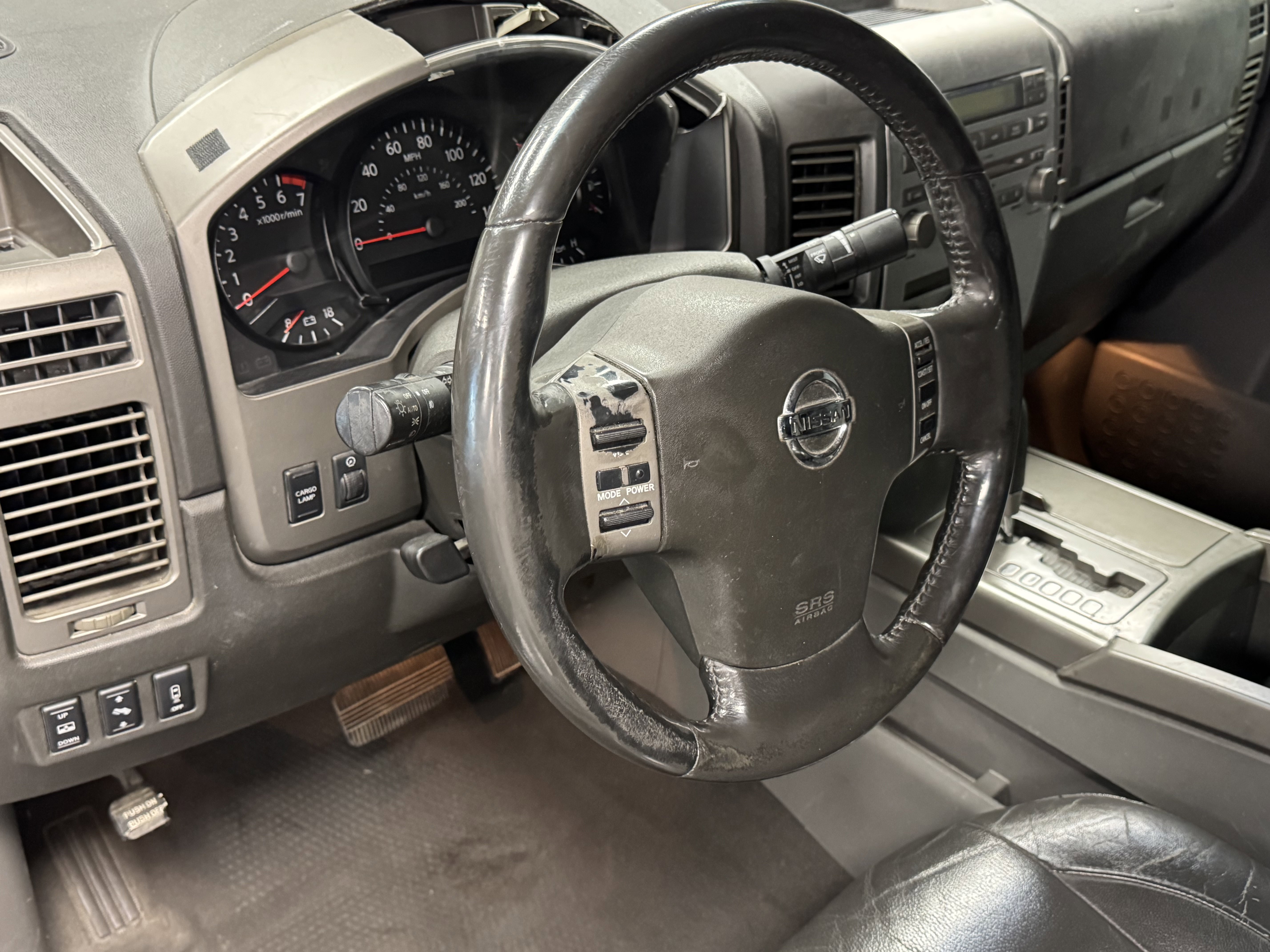 Used 2006 Nissan Titan LE w/ (S01) Side-Airbag Pkg w/ VDC image 10