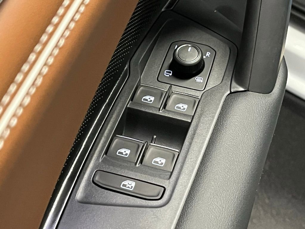 New 2026 Volkswagen Tiguan SEL R-Line image 19