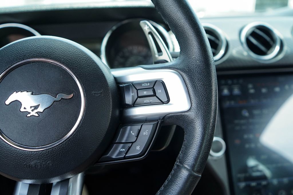 Used 2015 Ford Mustang Coupe RWD image 24