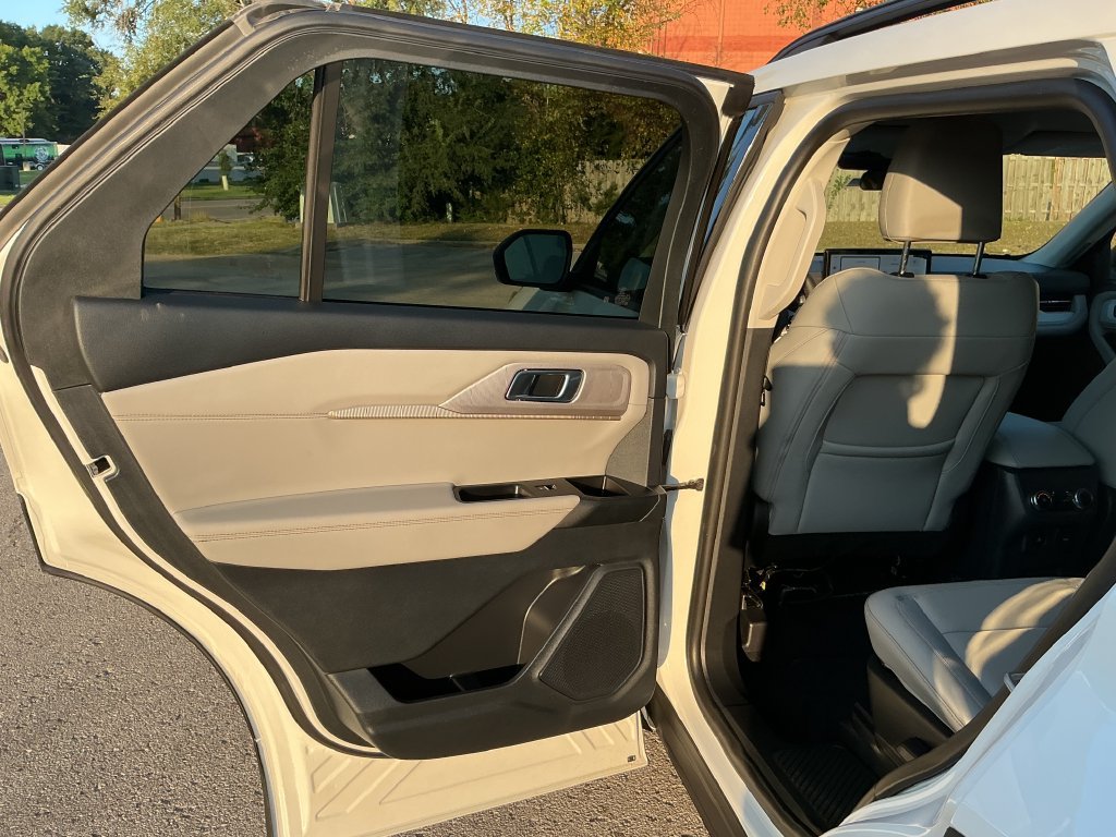 New 2026 Ford Explorer Active w/ Active Comfort Package AWD/4WD image 17