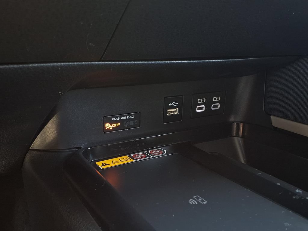 Used 2025 Toyota Camry LE FWD image 13