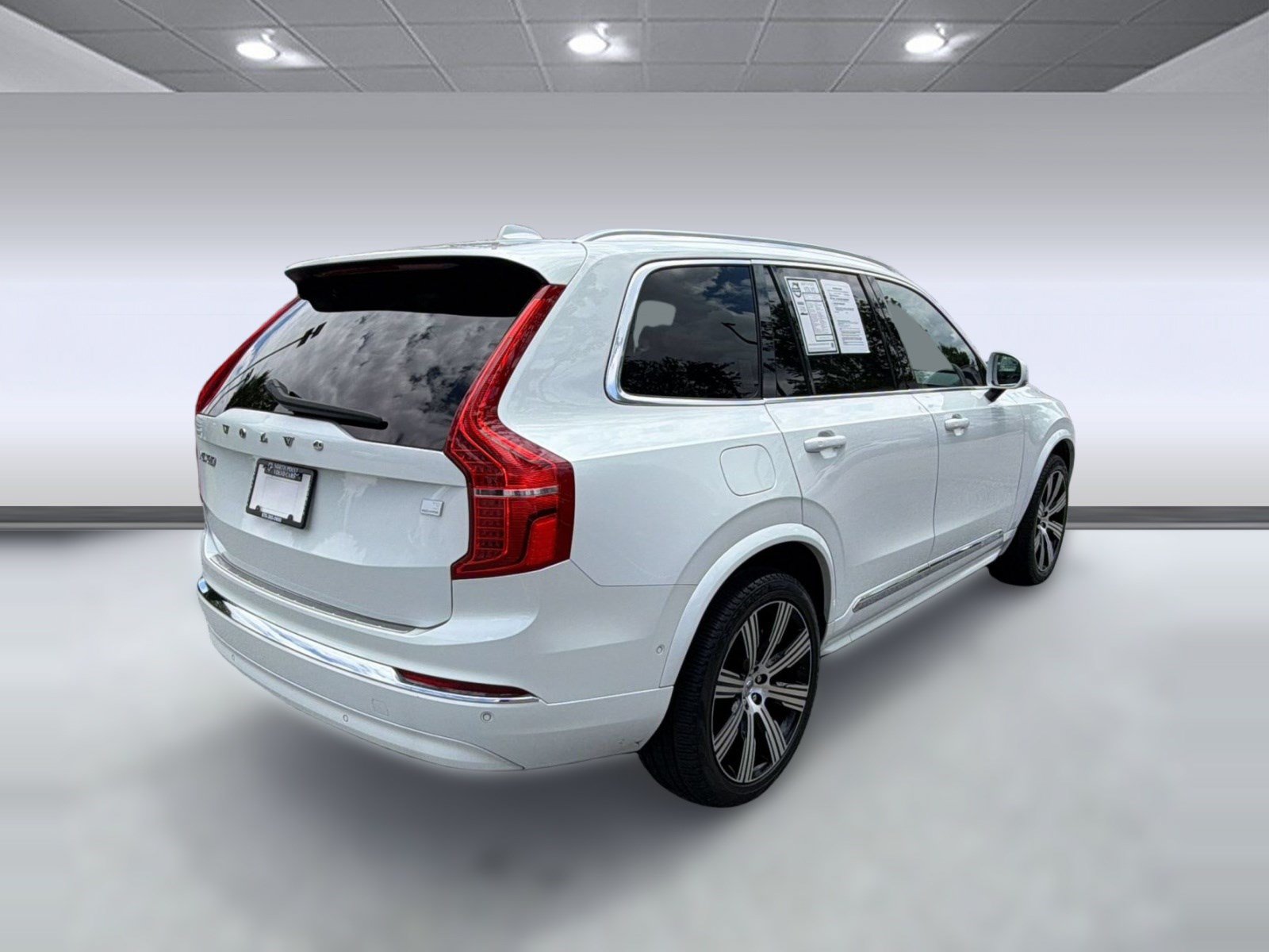 Certified 2024 Volvo XC90 T8 Ultimate w/ Protection Package Premier AWD/4WD image 9