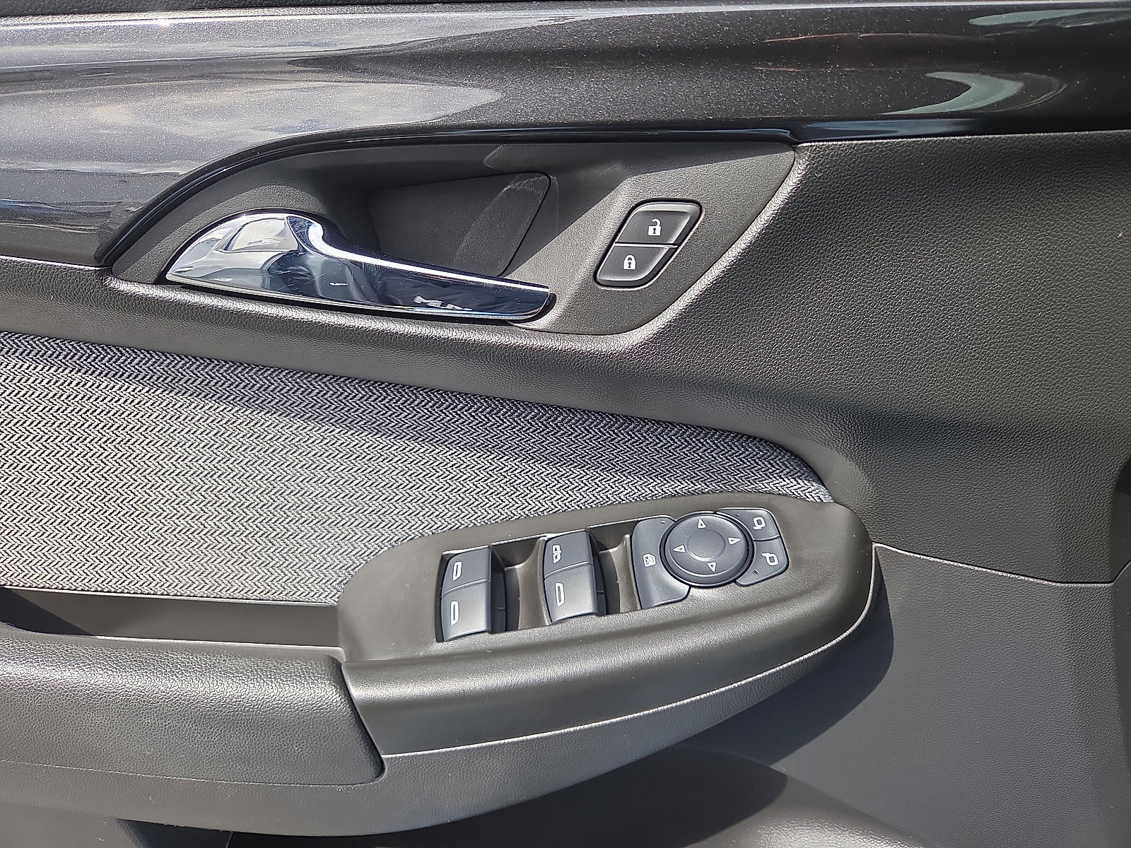 Used 2025 Chevrolet TrailBlazer LT image 30