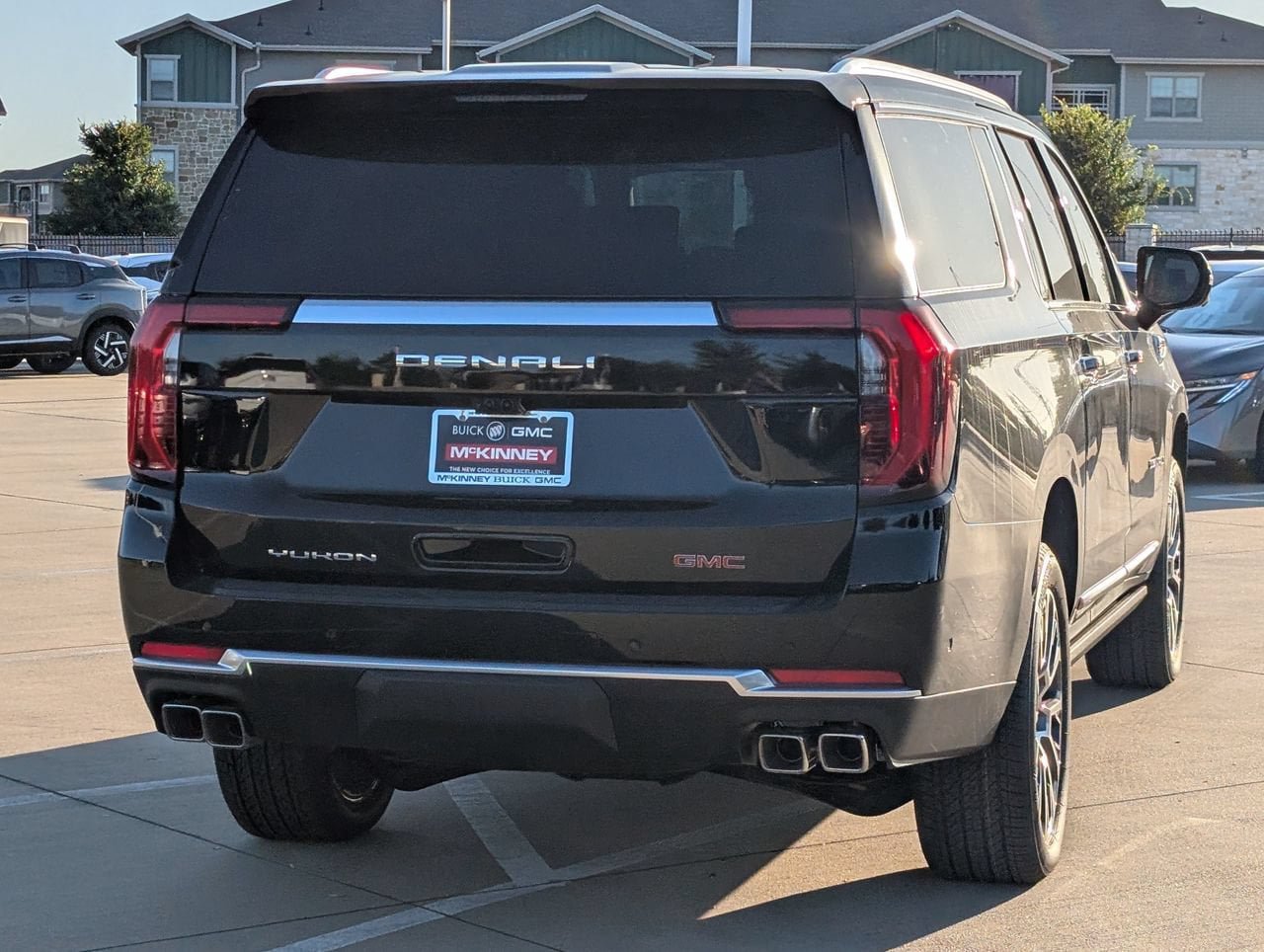 New 2026 GMC Yukon XL Denali w/ Denali Reserve Package AWD/4WD image 4