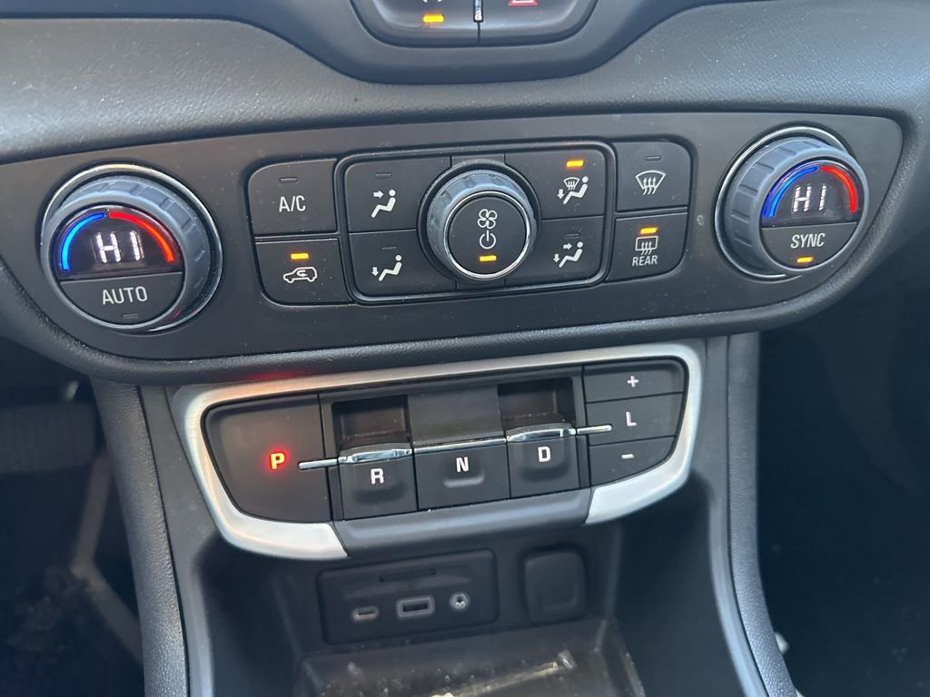 Used 2022 GMC Terrain SLT w/ Infotainment Package II image 13