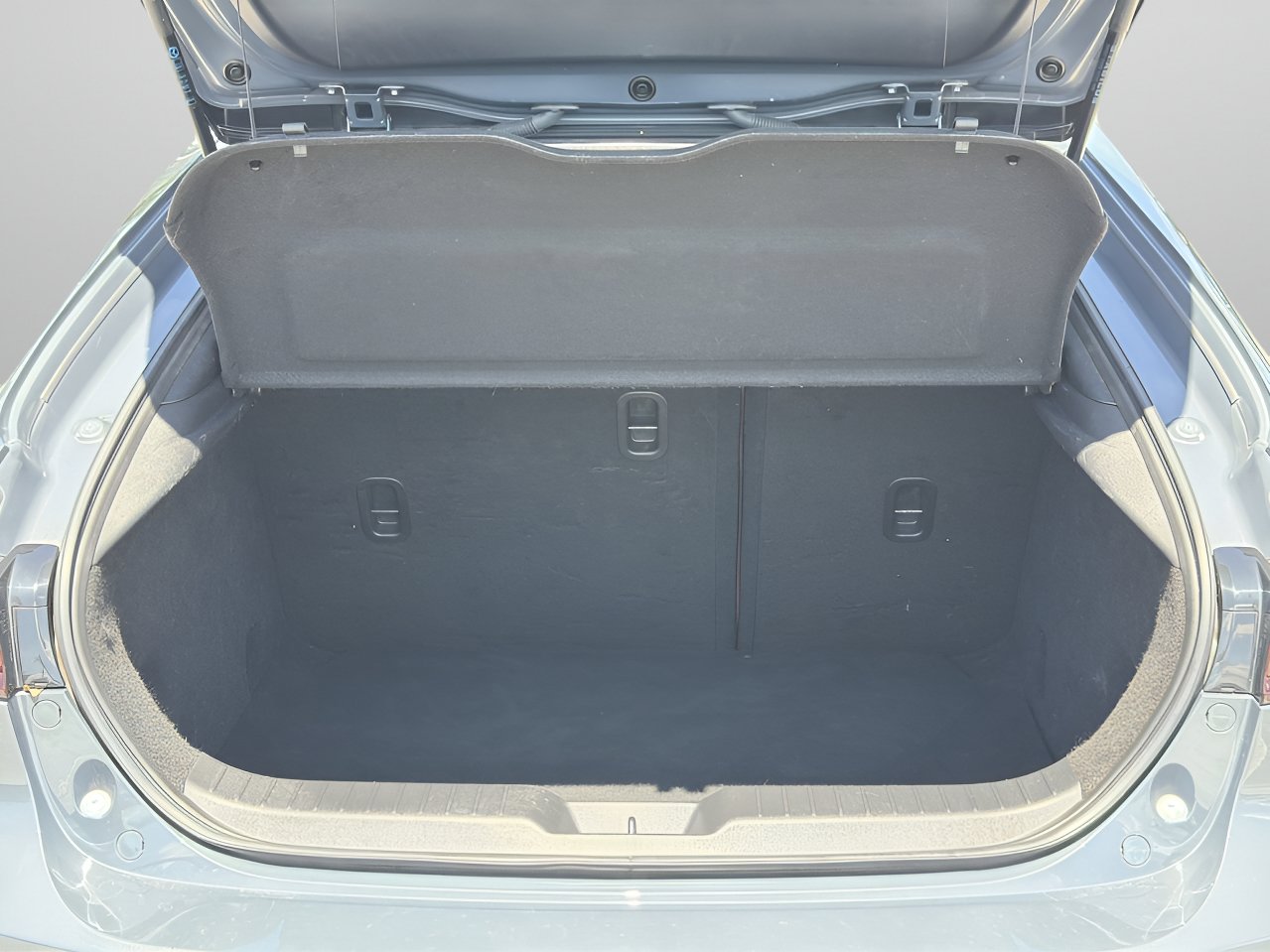 Used 2022 MAZDA MAZDA3 s FWD image 8