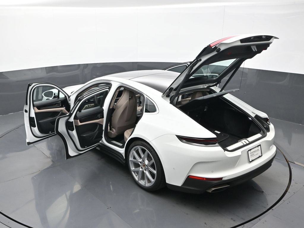 Certified 2026 Porsche Panamera w/ Premium Package RWD image 28