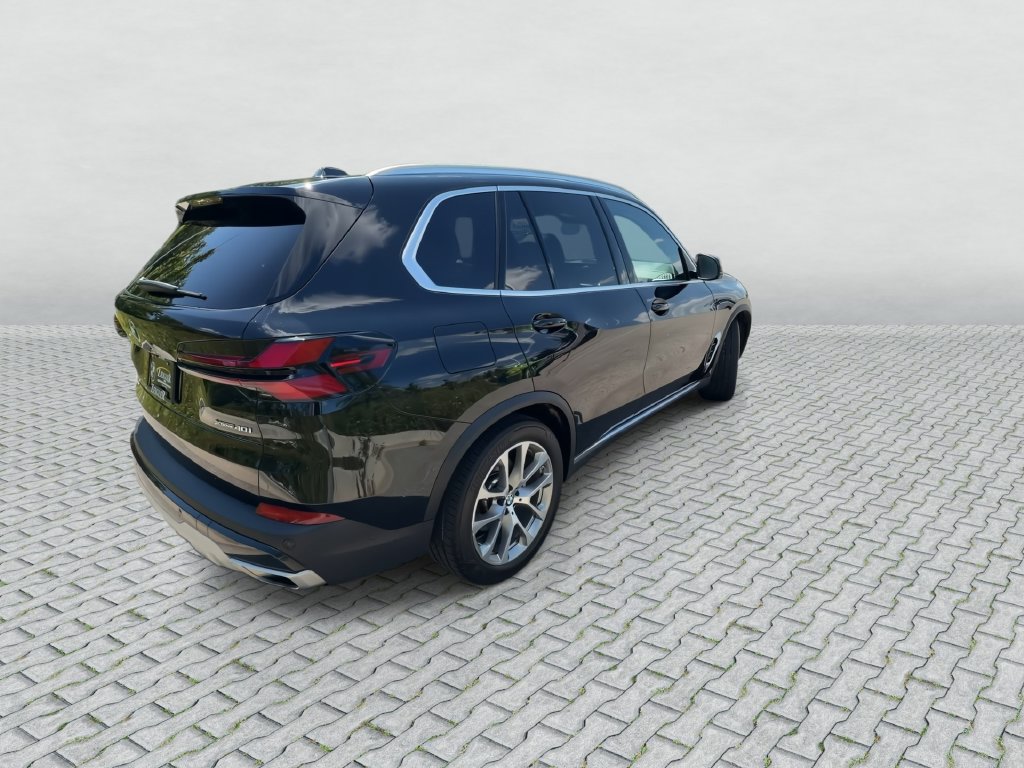 Used 2024 BMW X5 xDrive40i w/ Premium Package AWD/4WD image 8