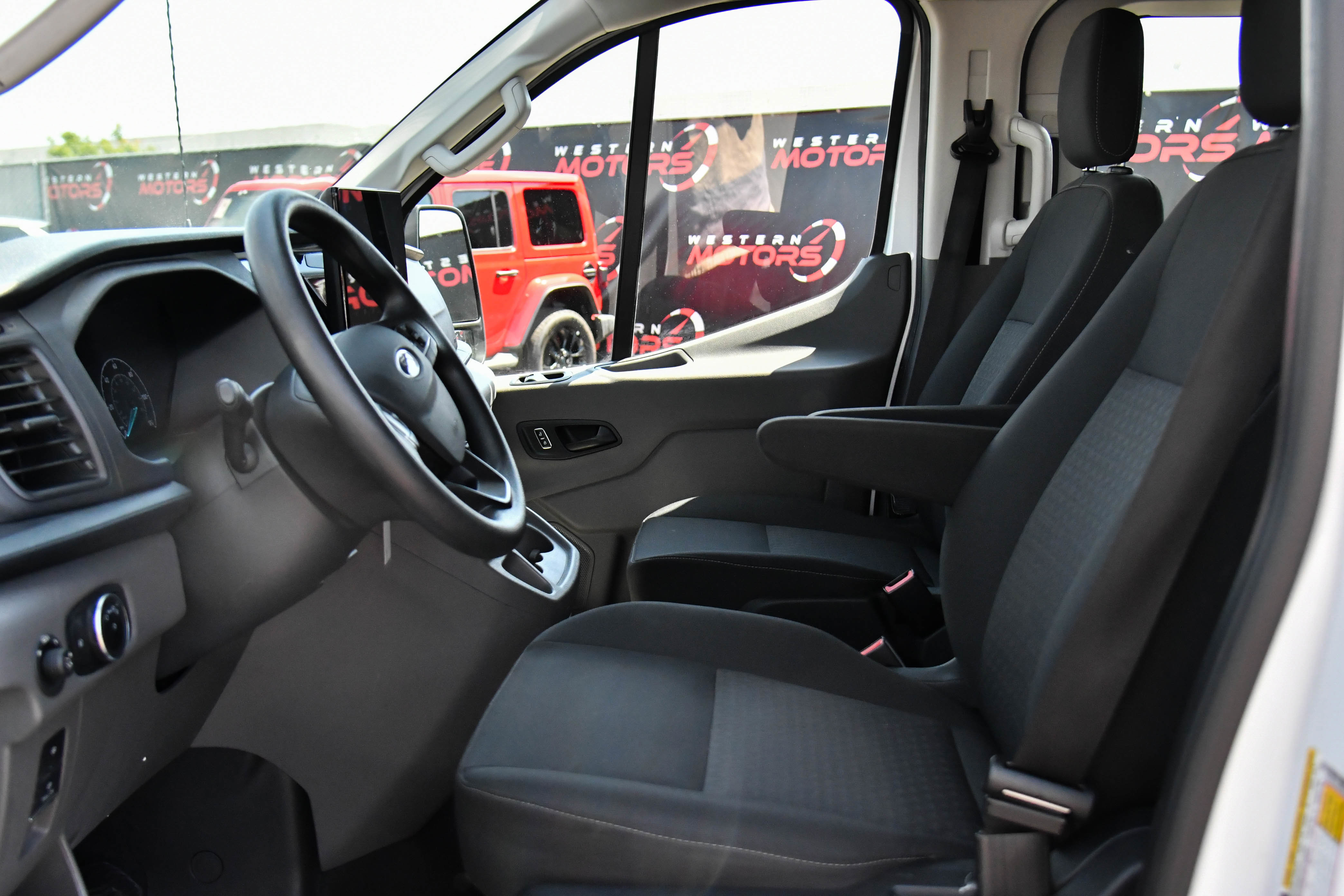 Used 2023 Ford Transit 350 XLT RWD image 18
