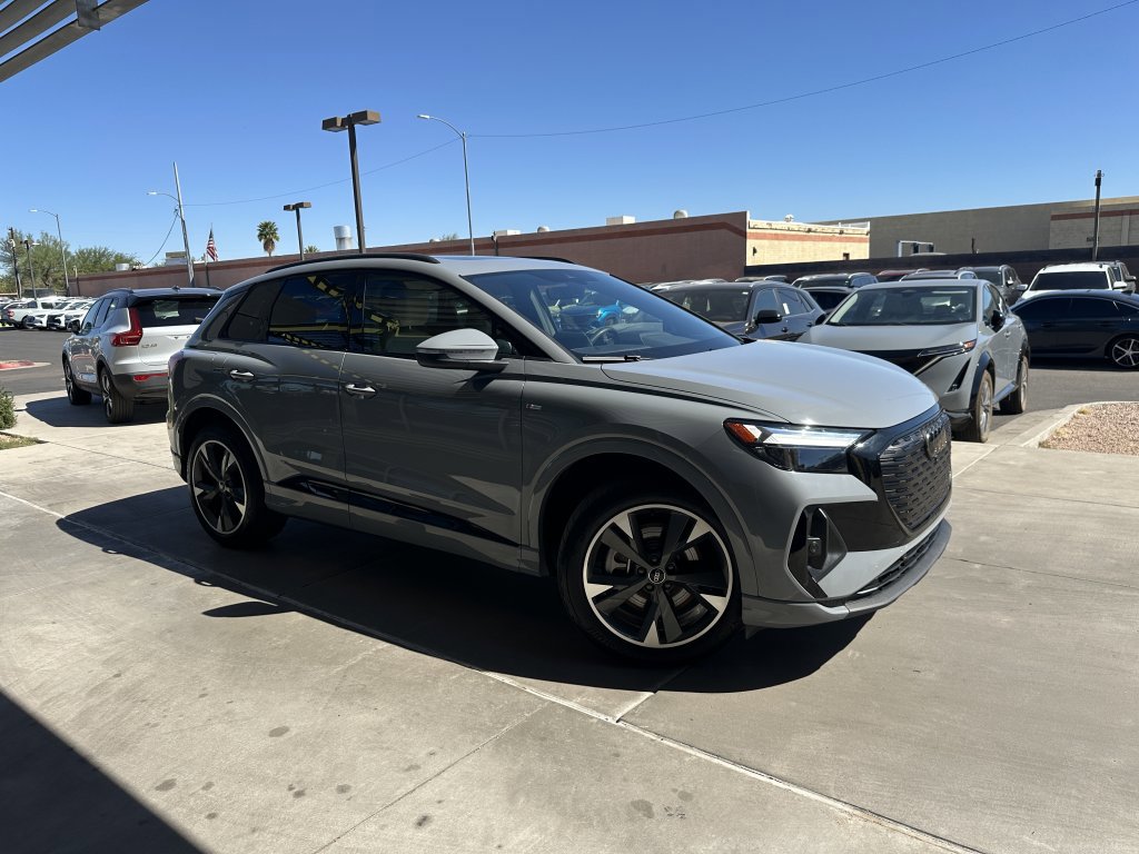 Used 2024 Audi Q4 e-tron Premium w/ Convenience Package image 5