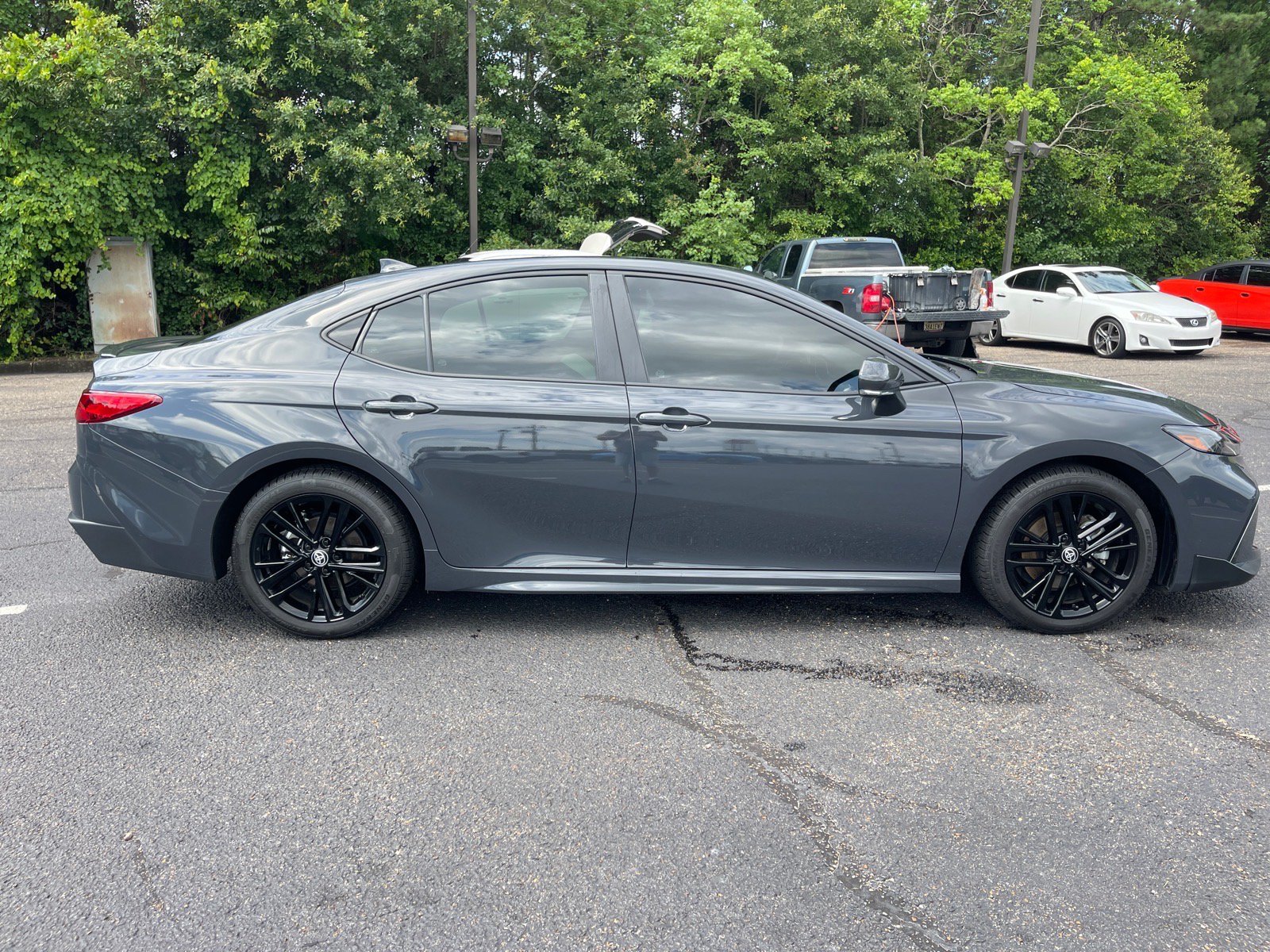 Used 2025 Toyota Camry SE w/ Multimedia Upgrade Package FWD image 21