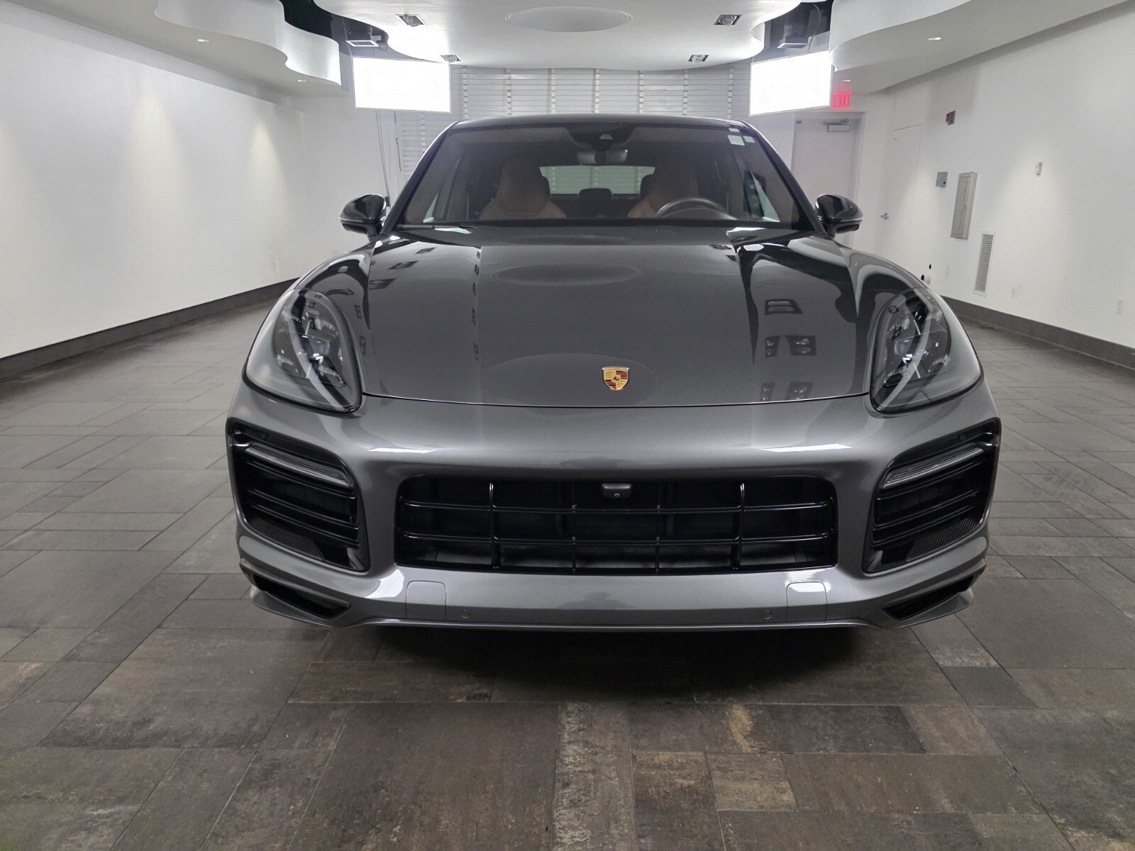 Used 2023 Porsche Cayenne GTS AWD/4WD image 2