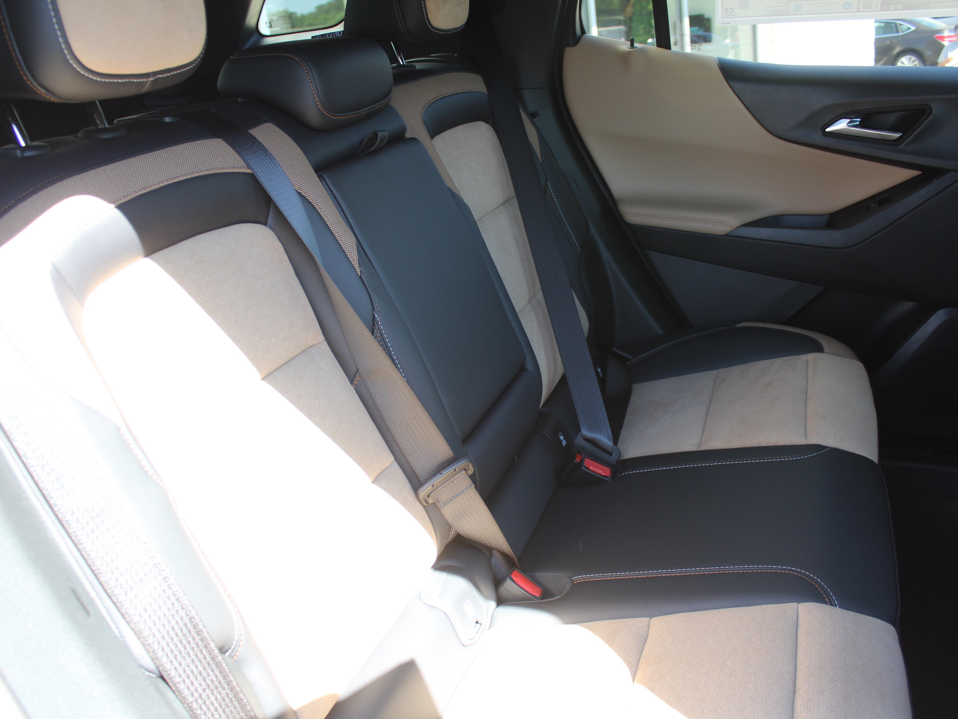 New 2026 Chevrolet Equinox ACTIV w/ Convenience Package III FWD image 16