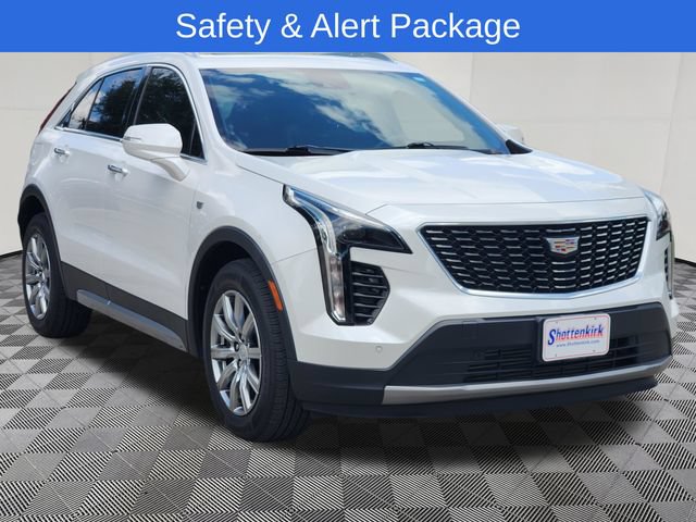 Used 2022 Cadillac XT4 Premium Luxury w/ Cold Weather Package FWD image 3