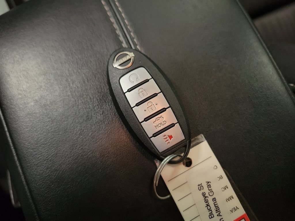Used 2025 Nissan Altima 2.5 SV FWD image 18