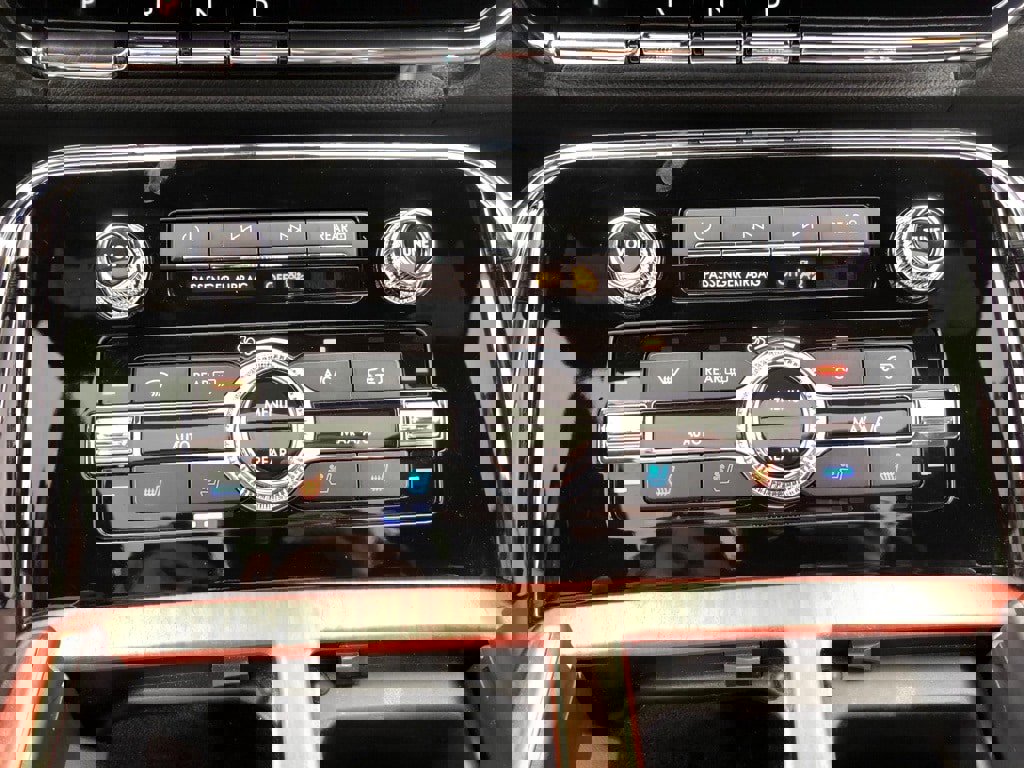 Used 2022 Lincoln Navigator Reserve image 23