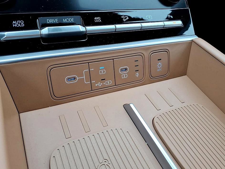 Used 2024 Hyundai Santa Fe Limited image 26