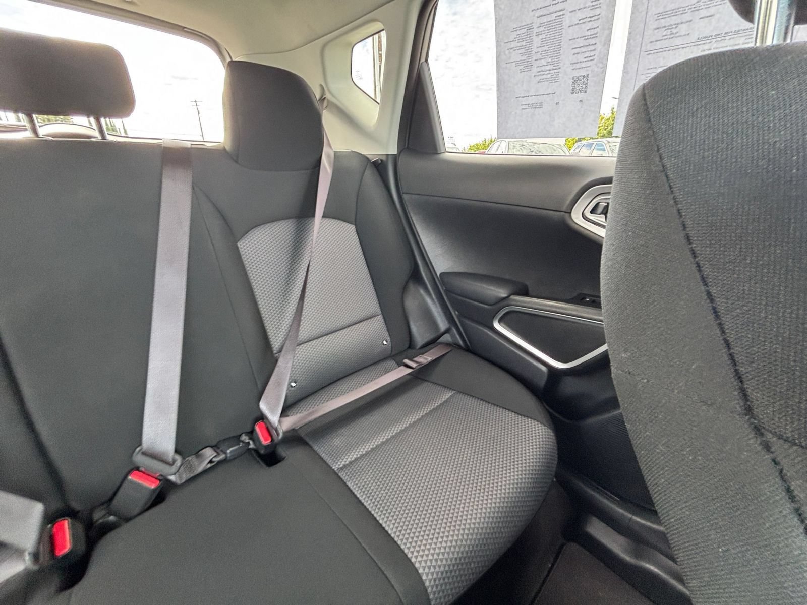 Used 2025 Kia Soul LX w/ LX Technology Package FWD image 30