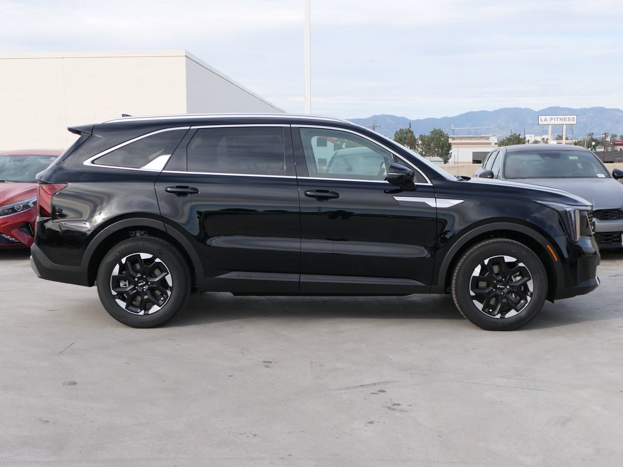 New 2026 Kia Sorento S FWD image 2