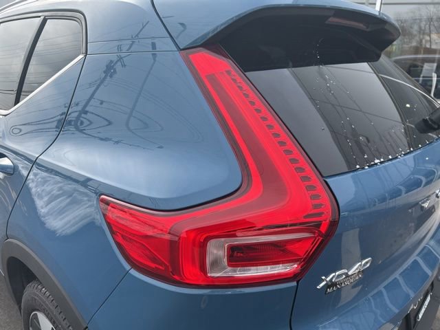 Certified 2025 Volvo XC40 B5 Plus AWD/4WD image 10