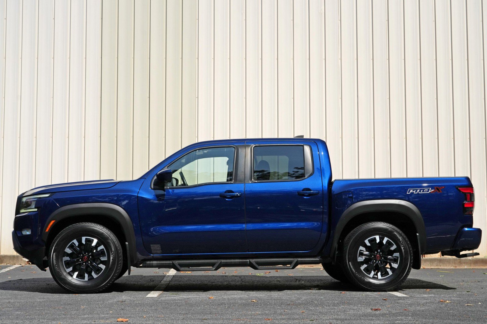 Used 2022 Nissan Frontier Pro-X RWD image 8
