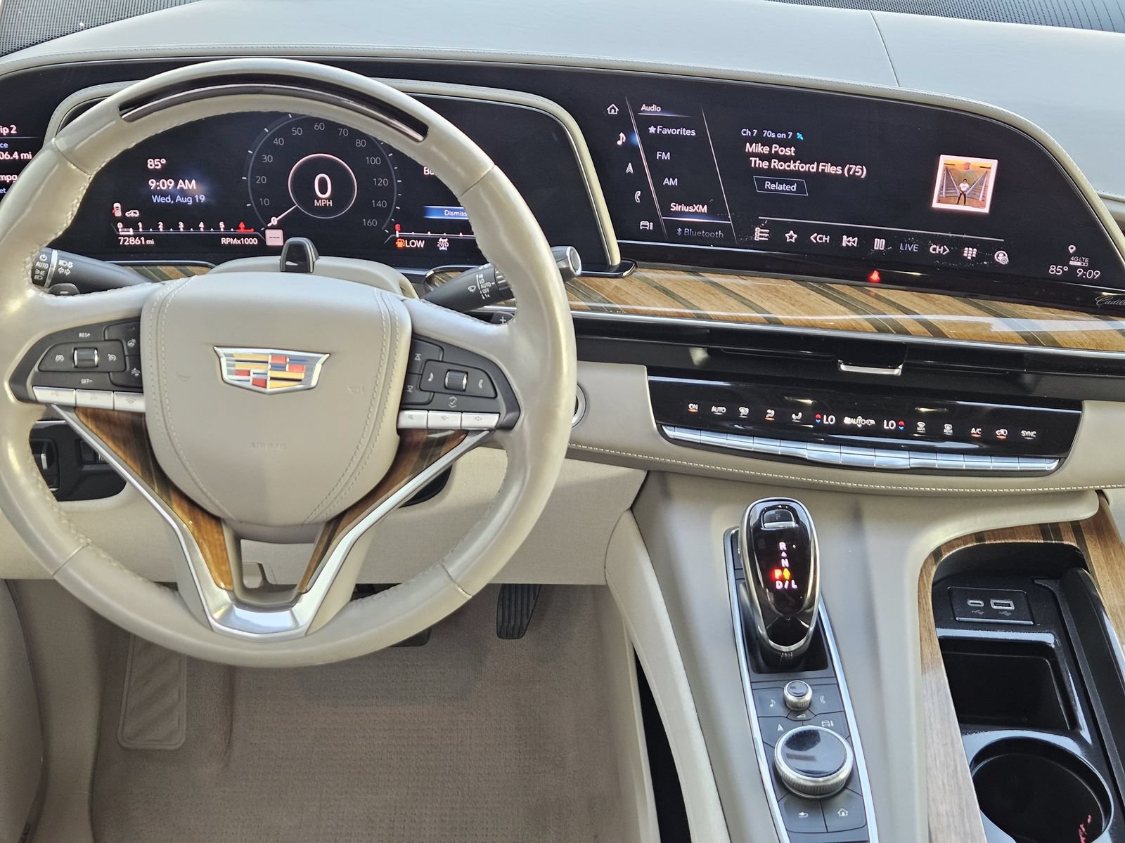 Used 2021 Cadillac Escalade Premium Luxury Platinum AWD/4WD image 32