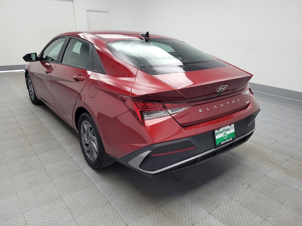 Used 2024 Hyundai Elantra Blue image 5