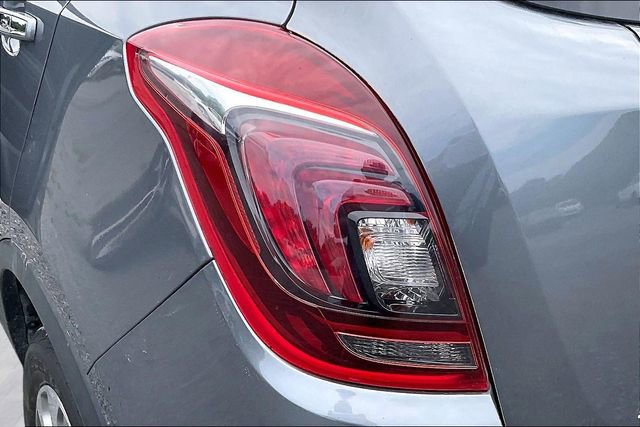Used 2020 Buick Encore Preferred FWD image 21