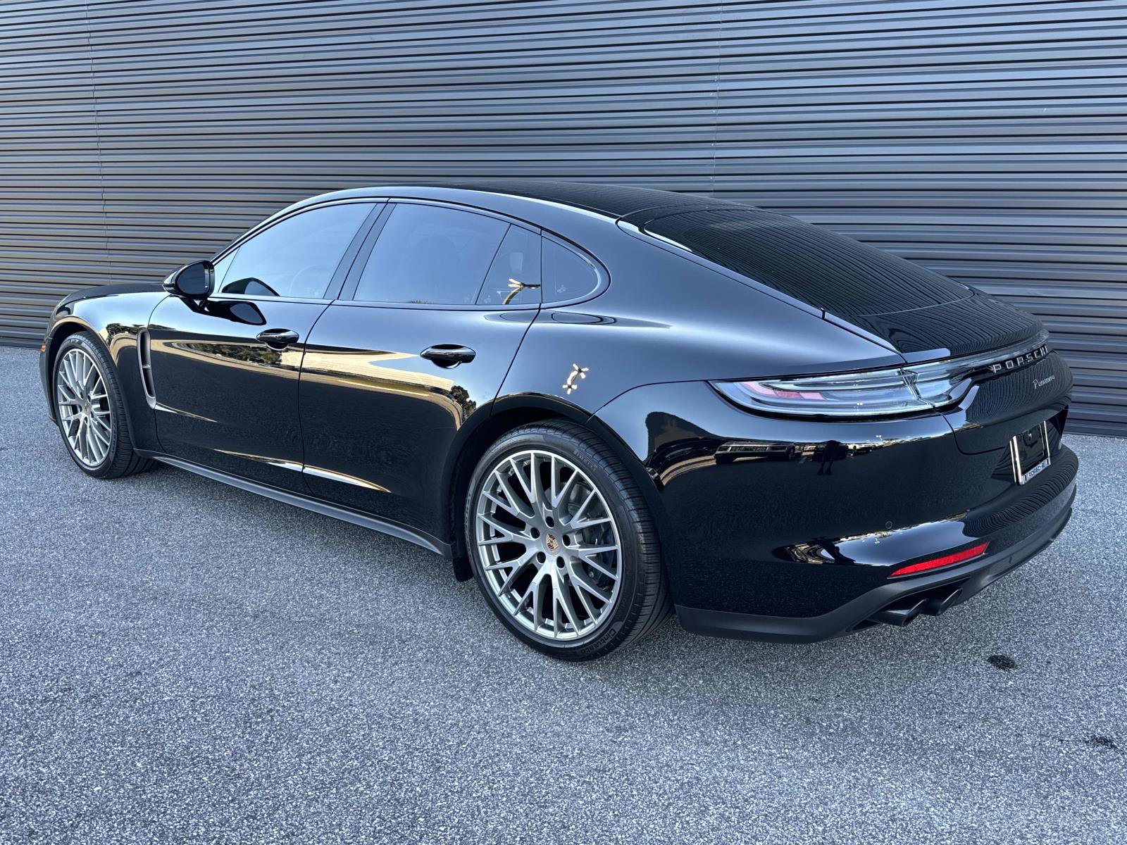 Certified 2023 Porsche Panamera Platinum Edition image 3