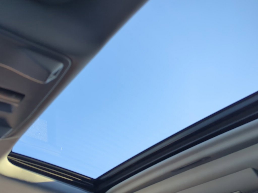 Used 2017 Chevrolet Suburban Premier image 20