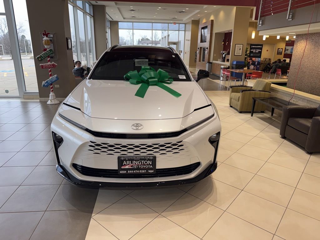 New 2025 Toyota Crown Signia image 2