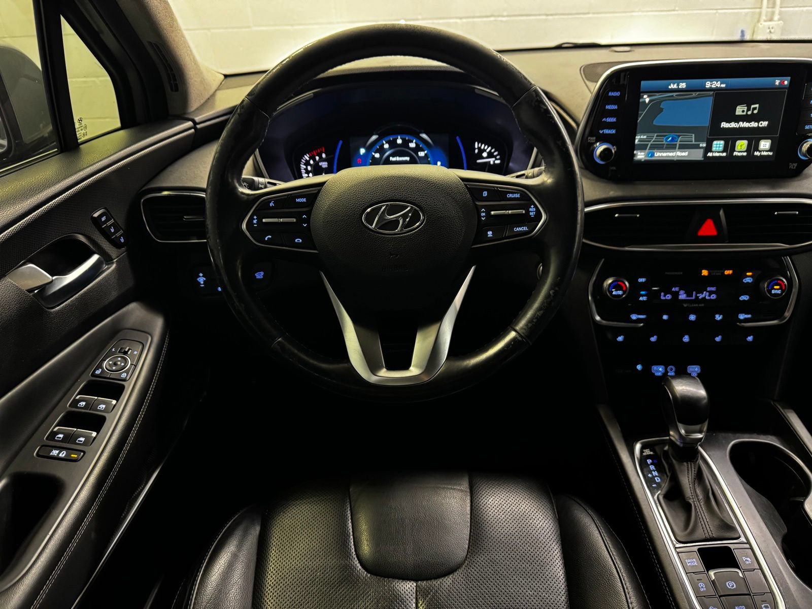 Used 2020 Hyundai Santa Fe Limited AWD/4WD image 16