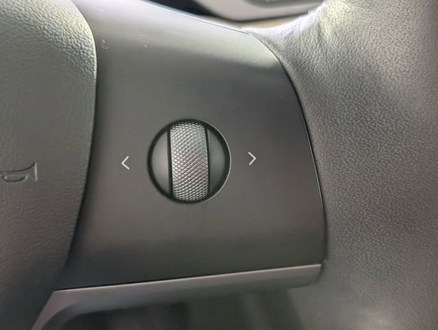 Used 2021 Tesla Model Y Long Range AWD/4WD image 15