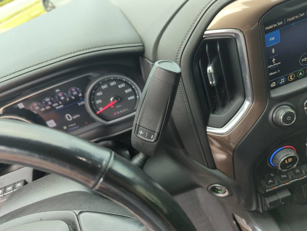 Used 2019 Chevrolet Silverado 1500 High Country w/ Technology Package RWD image 24