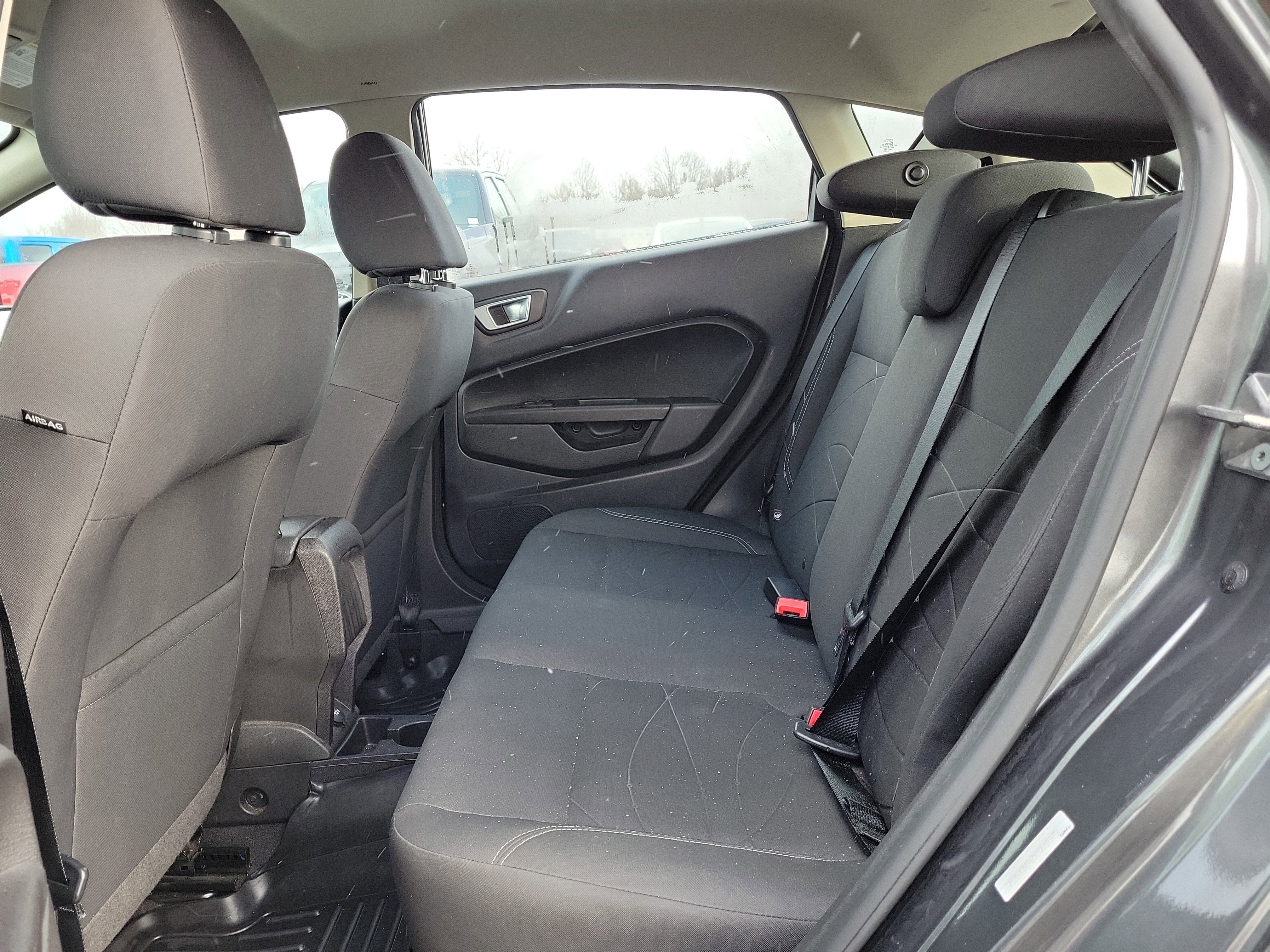 Used 2015 Ford Fiesta SE image 10