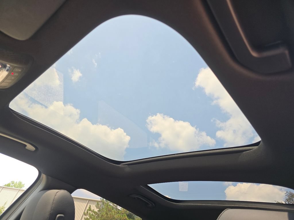 New 2026 Mercedes-Benz GLB 250 4MATIC image 3
