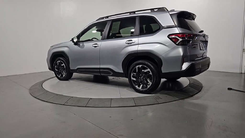 Used 2025 Subaru Forester Limited AWD/4WD image 3