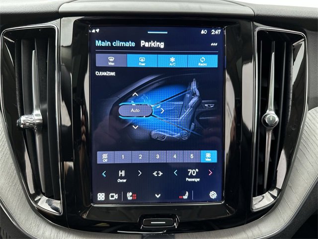 Certified 2025 Volvo XC60 B5 Plus image 19