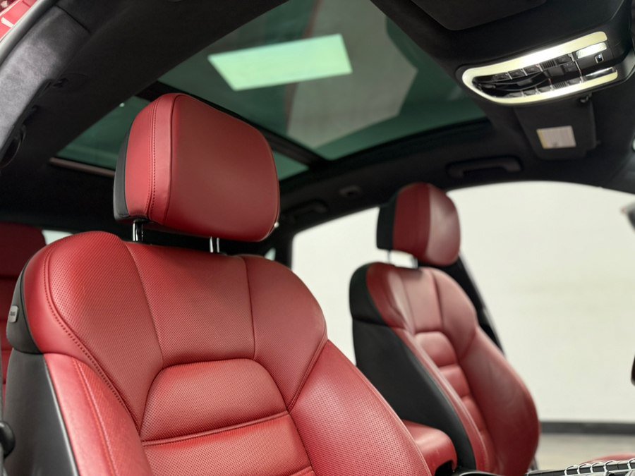 Used 2015 Porsche Macan Turbo w/ Premium Package Plus AWD/4WD image 47