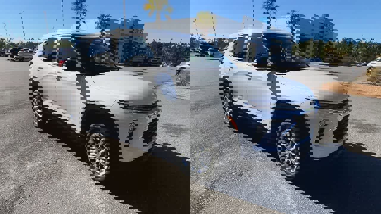 Used 2024 Chevrolet TrailBlazer LS w/ LS Convenience Package video 2