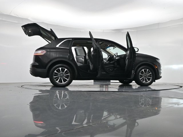 Used 2023 Lincoln Nautilus Reserve FWD image 47