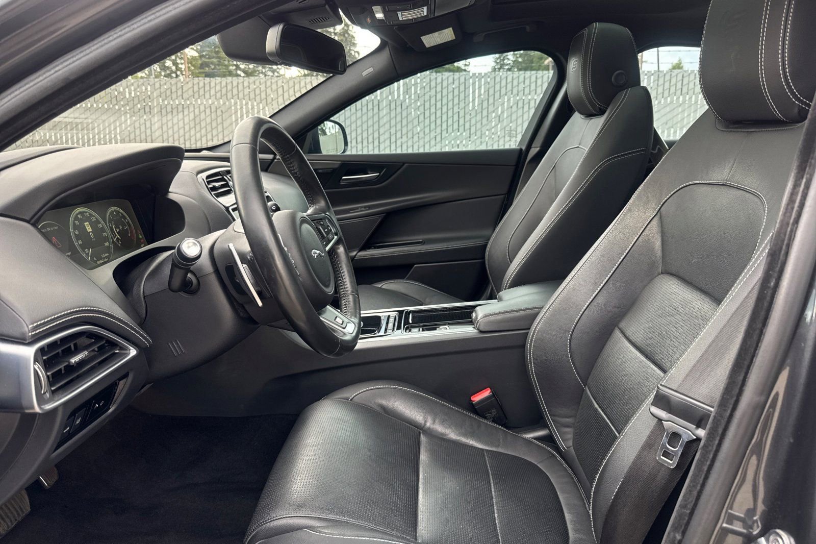 Used 2018 Jaguar XE S RWD image 10