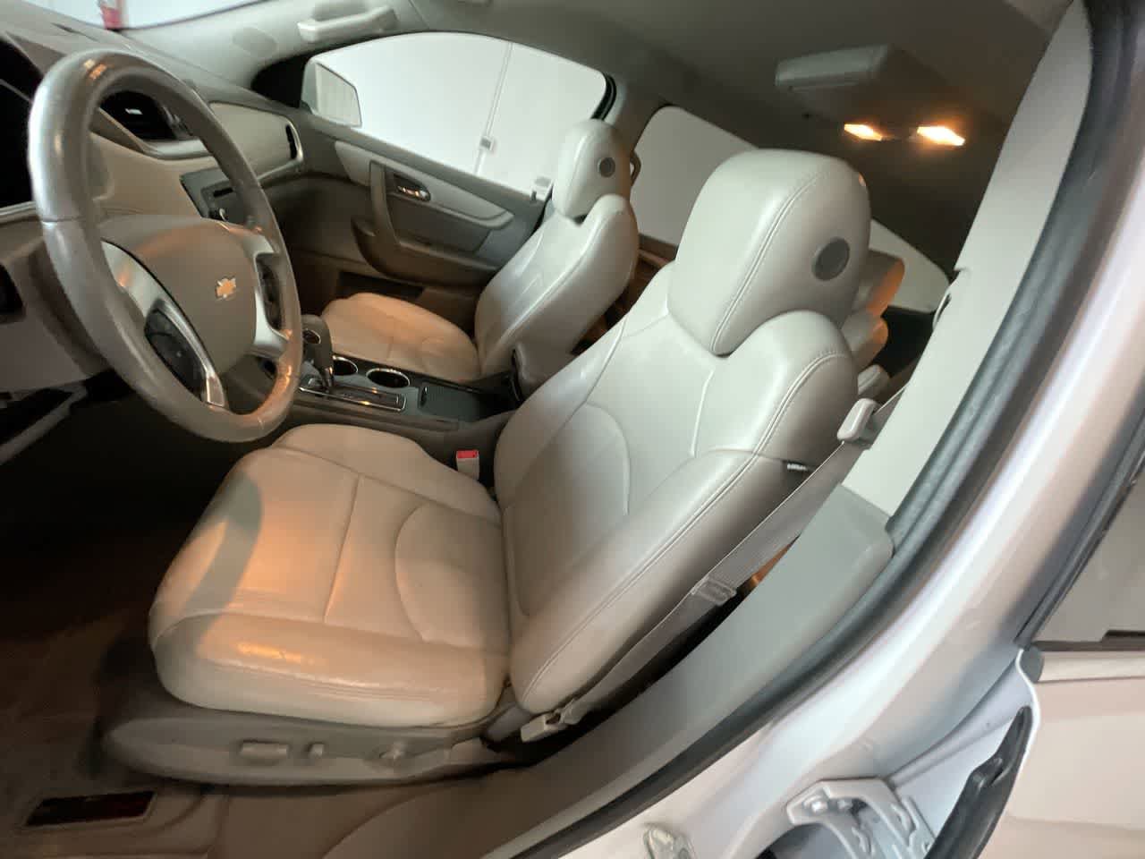 Used 2017 Chevrolet Traverse LT AWD/4WD image 11