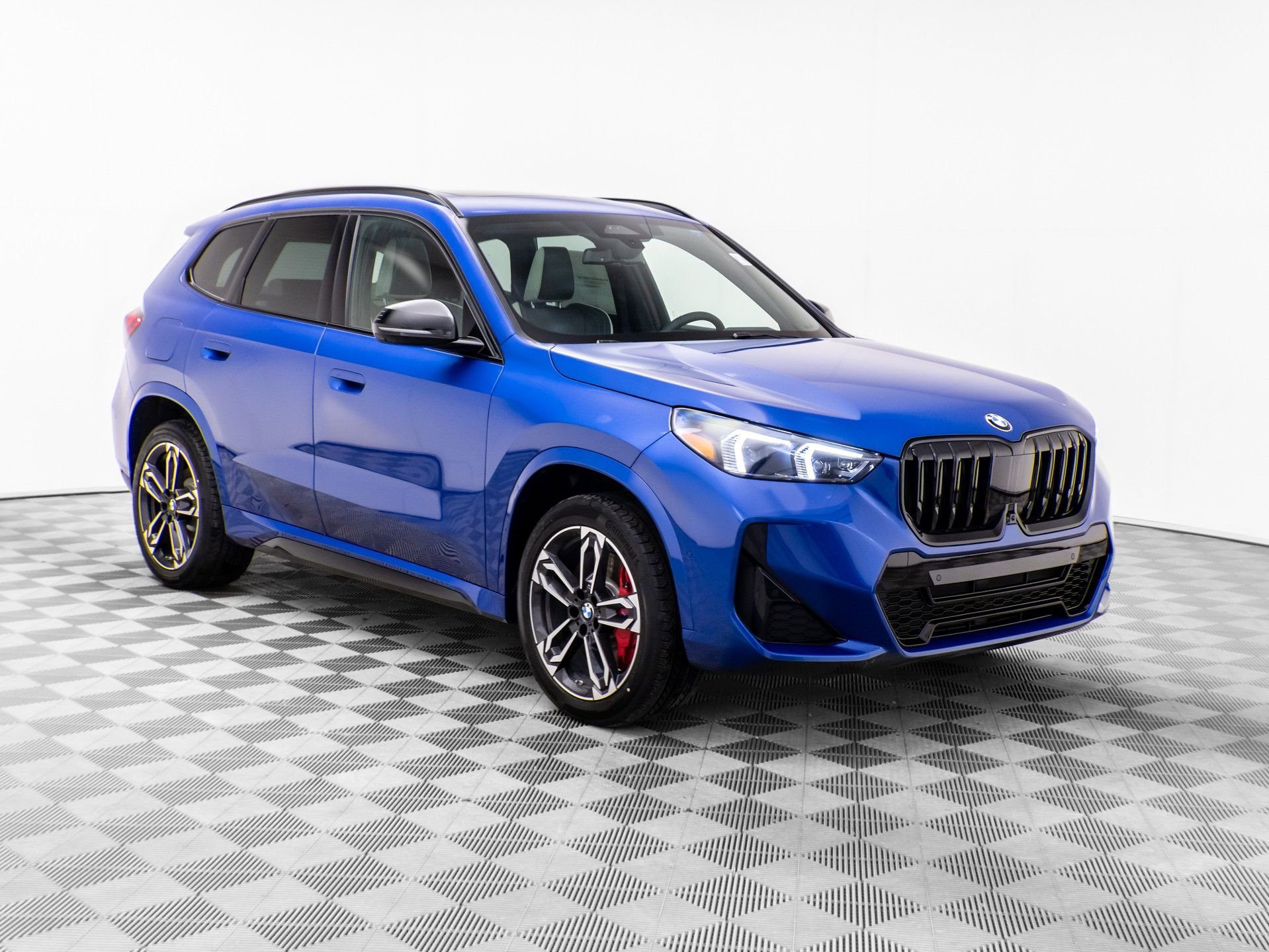 New 2026 BMW X1 xDrive28i w/ Technology Package AWD/4WD image 9